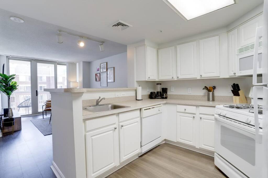 Gorgeous 1 Bedroom Condo At Ballston Place With Gym Arlington Luaran gambar